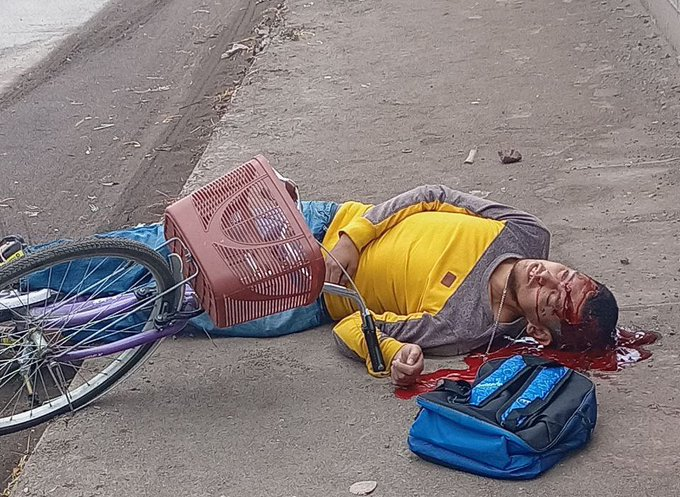 valenti57735345's tweet photo. #Guanajuato | sigue la violencia, ahora matan a balazos a hombre que circulaba en su bicicleta en la colonia Progreso Solidaridad en la ciudad de #Celaya https://t.co/6K767BJWo7