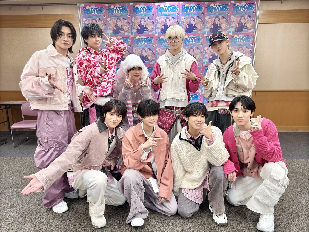 official_DXTEEN's tweet photo. [📸] #TGCしずおか にて

WILD BLUEさんと！
ありがとうございました☺︎

@wildblue_ykme #WILDBLUE
#DXTEEN #DXTN
#田中笑太郎 #SHOTARO
#谷口太一 #TAICHI
#平本健 #KEN 
#福田歩汰 #AYUTA https://t.co/7wr93N6Cex