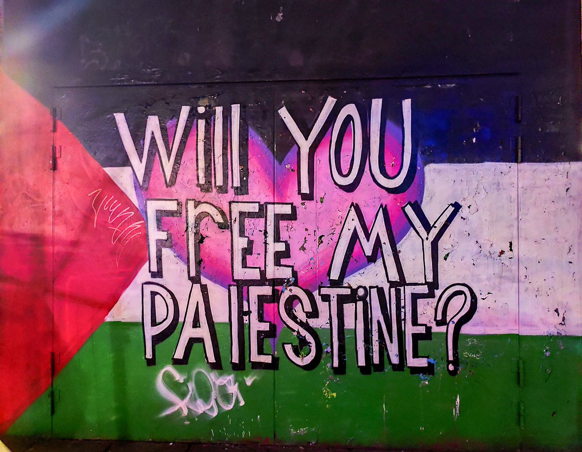 ireallyhateyou's tweet photo. Cool graffiti spotted https://t.co/bXVmAlNCvo