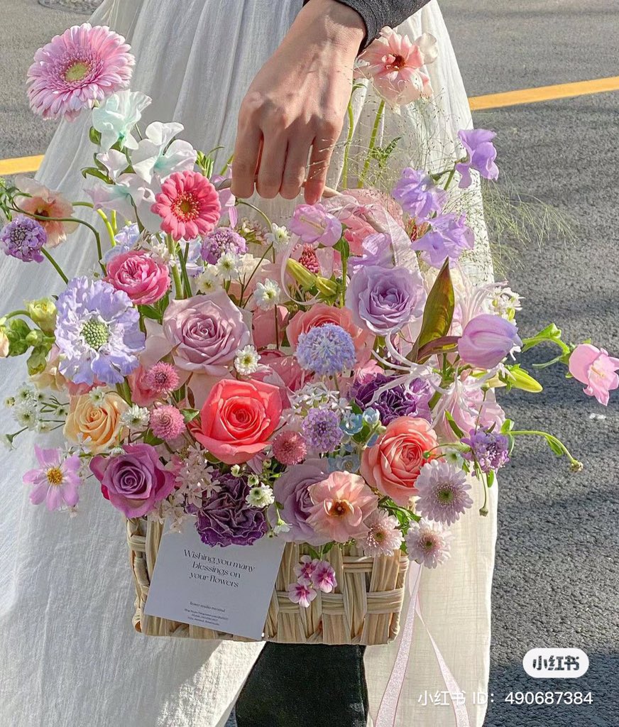 heart_jpg's tweet photo. flower baskets https://t.co/WWuUTmbwXk