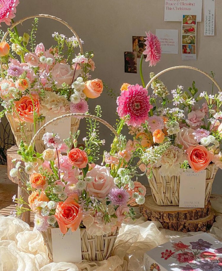 heart_jpg's tweet photo. flower baskets https://t.co/WWuUTmbwXk