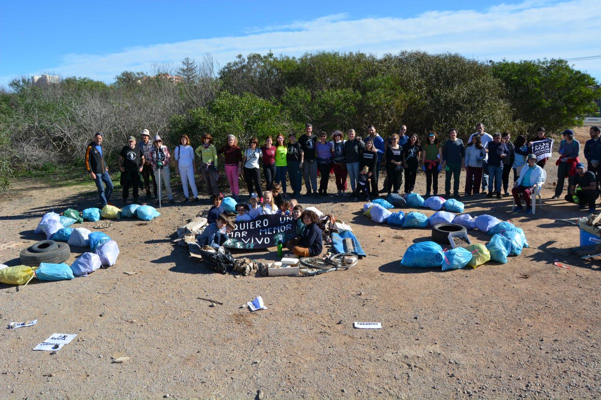 AlianzaMarmenor's tweet photo. Desde #AMARME, queremos agradecer a los colectivos y a todas las personas que apoyaron y participaron, el 11 de enero, en la recogida de basura junto a la playa del Vivero. El #MarMenor no es un contenedor. Se necesita mucha educación y conciencia ambiental. #SOSMarMenor https://t.co/l5ecOCFWFA