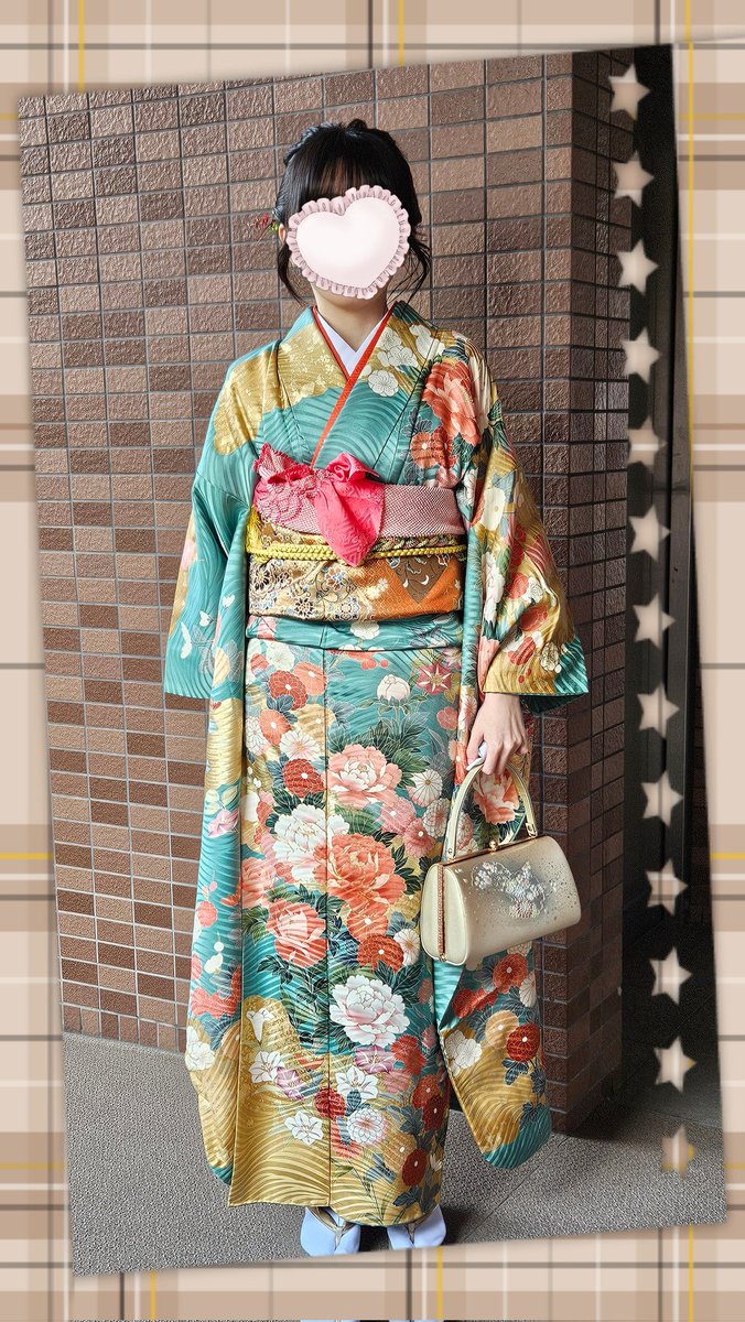 本日､無事に
娘の成人式㊗️を終えました☘️

私の振袖👘
着てくれるとは思いもせず…

大切に保管してくれた母には
感謝しかありません🙏🏻´-

#ありがとう 
#かけがえのない幸せ
