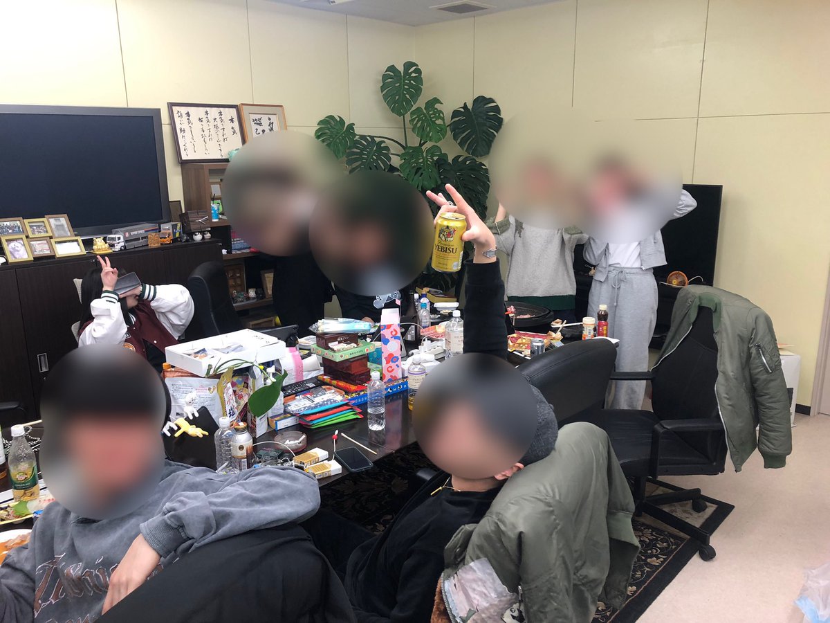 terakoyaaaa's tweet photo. TEAM全国制覇あけおめです〜！
皆さん久しぶりで楽しかったよー🤟
また集まりましょ〜 https://t.co/YyxLrFln0H