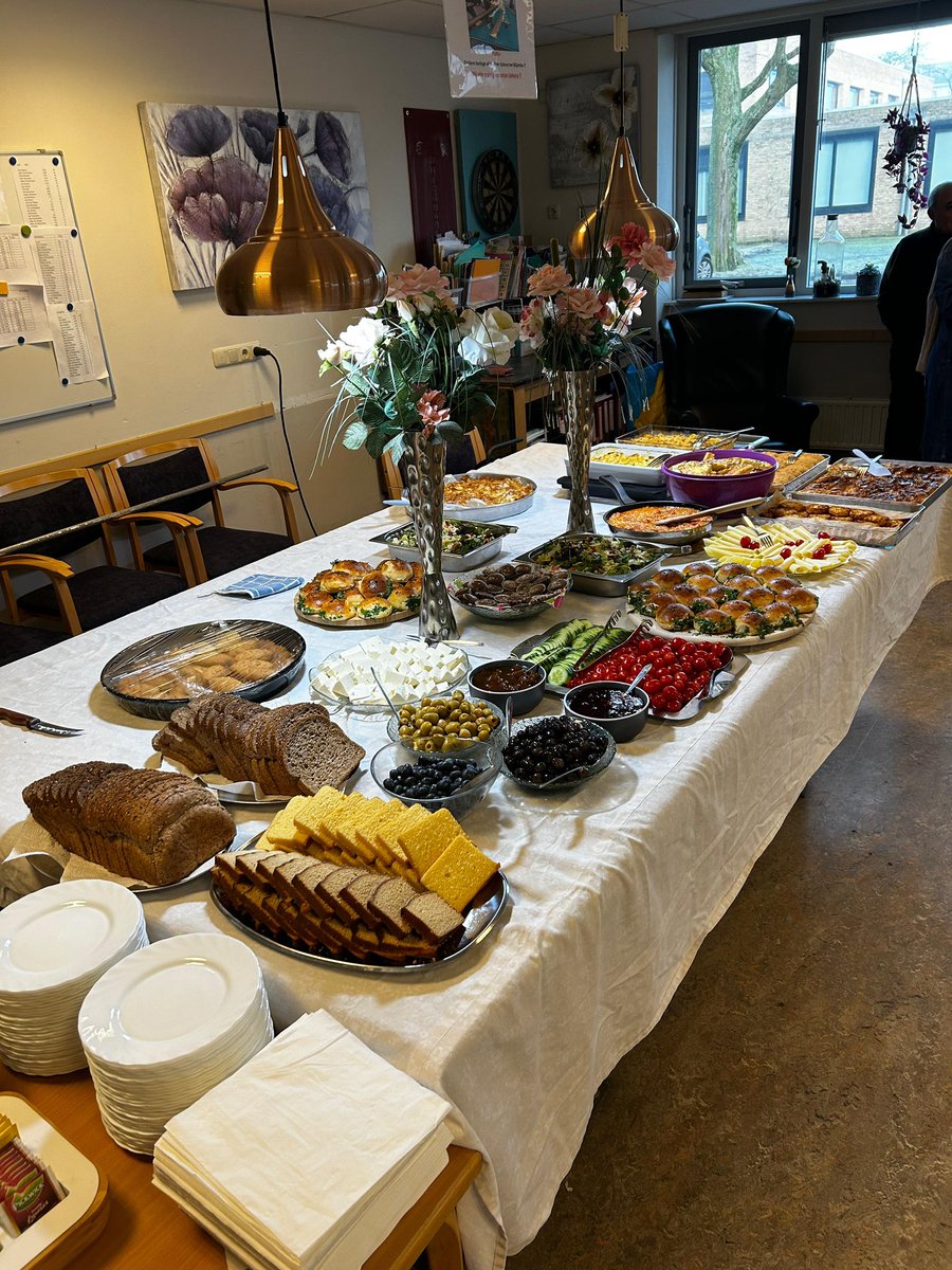 Vandaag hadden we een prachtig ontbijt-evenement. De sfeer was geweldig. Met 40 deelnemers hadden we mooie gesprekken en iedereen genoot van elkaars gezelschap. Alles was uitstekend voorbereid.Dank aan iedereen die hieraan heeft bijgedragen.