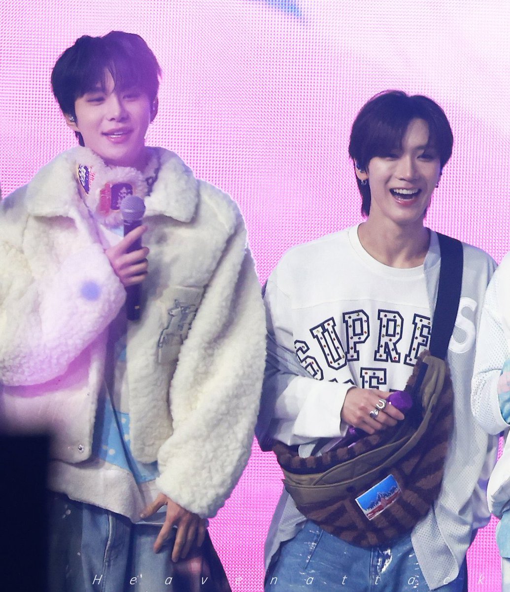 เตนล์ไม่ได้ตัวเล็กแต่อซทพากันตัวใหญ่หมด สูงเหมือนตึกจริง ๆ😭😭😭😭😭😭😭