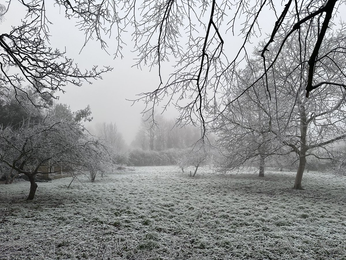 MaryamIsMe786's tweet photo. @metoffice @glynpierson Yesterday in #Oxford city. #loveukweather https://t.co/kCaVO3EfpI