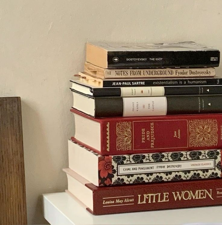 animaetars's tweet photo. «Cada libro, cada tomo que ves, tiene alma. El alma de quién lo escribió, y el alma de quiénes lo leyeron y vivieron y soñaron con él», Carlos Ruiz Zafón. https://t.co/SoaPkfjIkp