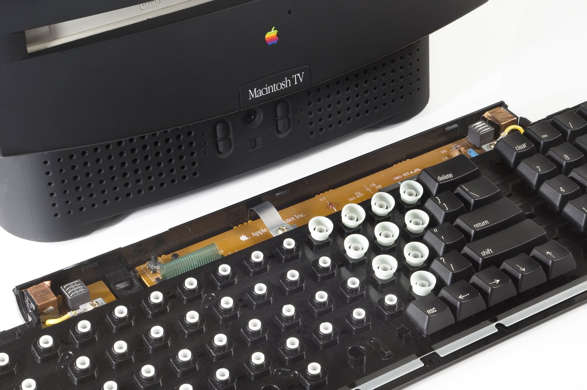 Macintosh TV, 1993 The first experiment in multimedia computer