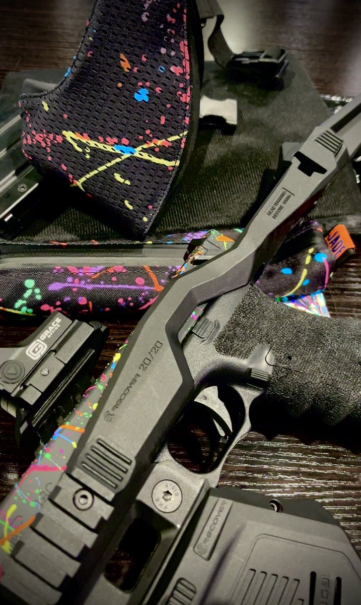 koppeman42's tweet image. 新ブレで撃ち初め。ぼっち参戦だったけどセーフティで相席になった方々がとってもフレンドリーで楽しかった😆
今日の獲物は先日メンテした電ハングロックのカービンのみ。ちゃんと動いて良かった笑

@bp_shinjuku 
#サバゲー #evilwire #splatter