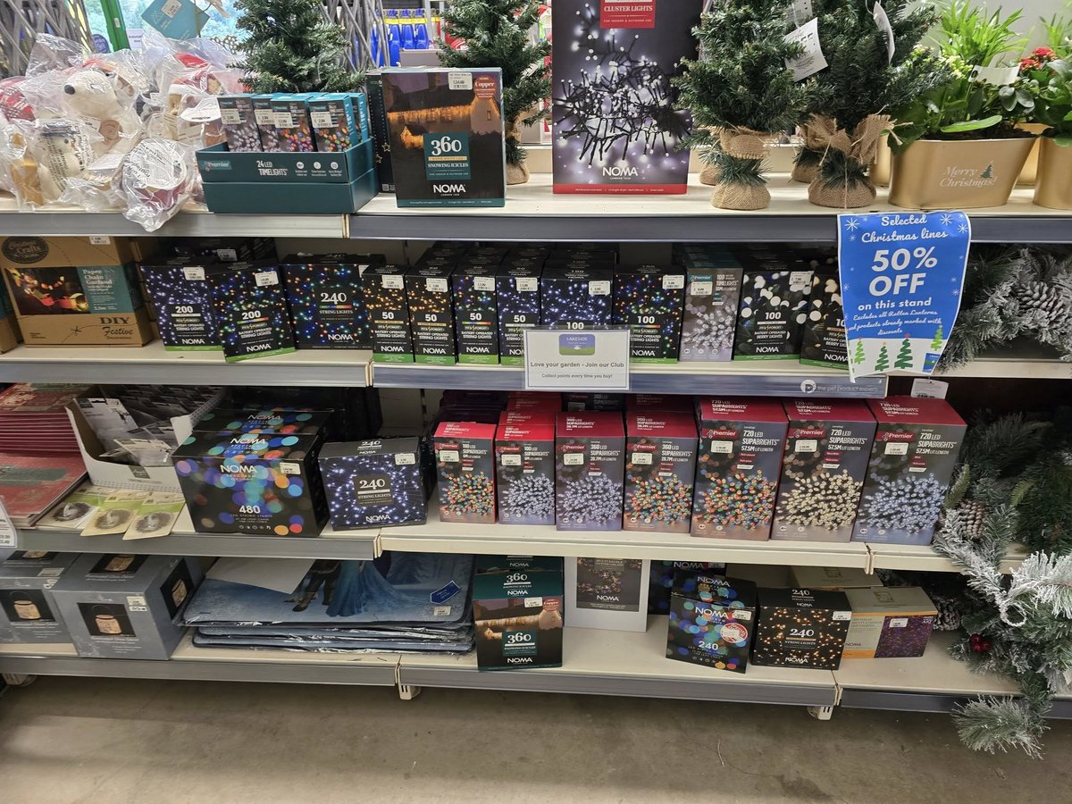 Lakesidepc's tweet photo. Last few Christmas lines now HALF PRICE!!!
#Christmas #Sale #Lakeside https://t.co/Ygx9Ih4j30