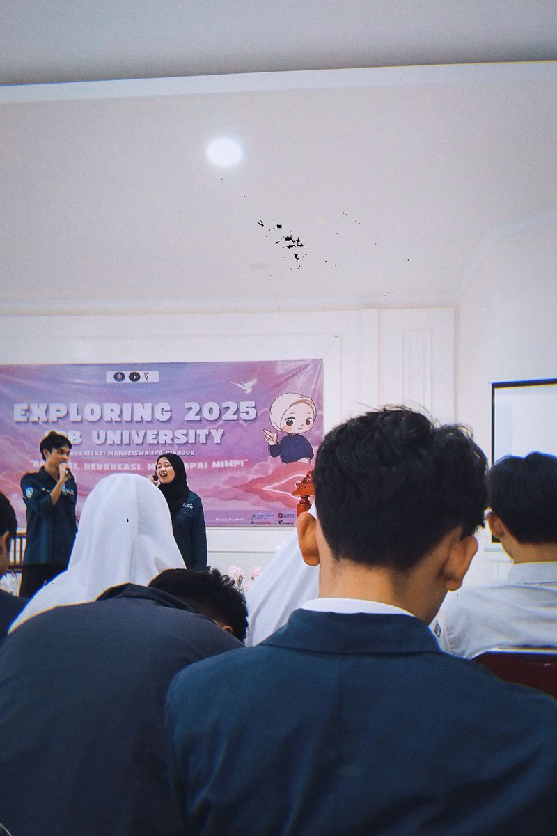 alyshafrdila's tweet photo. SERUUU BANGETTT??? :3 makasi banyak kakak panitia udah bikin acara seseru ini! aku jadi tau banyak hal baru hari ini :D

#AyoMasukIpb #ExploringOmici #OMICIRANCAGE https://t.co/lYBdzAT4YQ