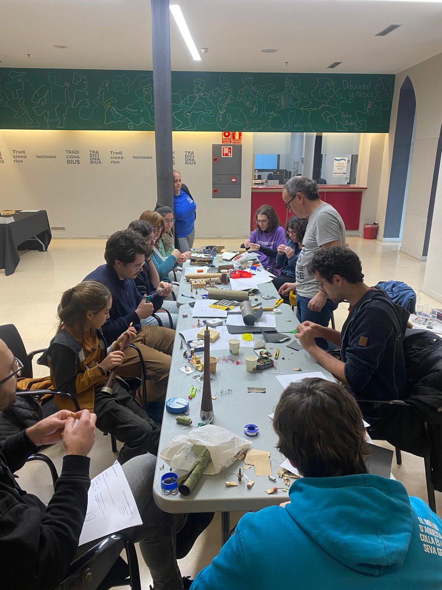 esquerdats's tweet image. Ahir vam participar a la trobada de músics de les colles castelleres barcelonines! 🎶💪 Un plaer compartir música i tradició entre totes!
#Castells #Músics