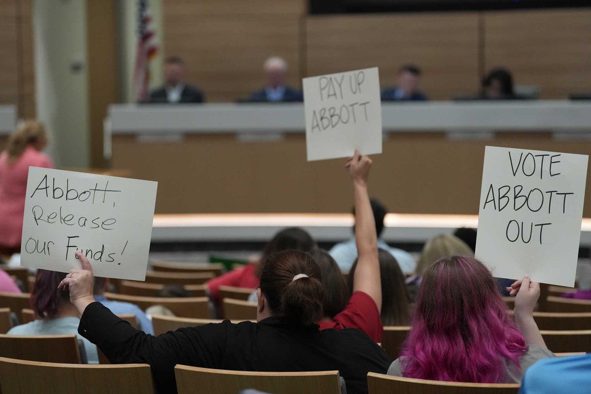 FriendswoodNews's tweet photo. What 5 Houston-area school districts are asking lawmakers for ahead of the legislative session https://t.co/58Fot2z6q8 https://t.co/jjJoNoRHR5