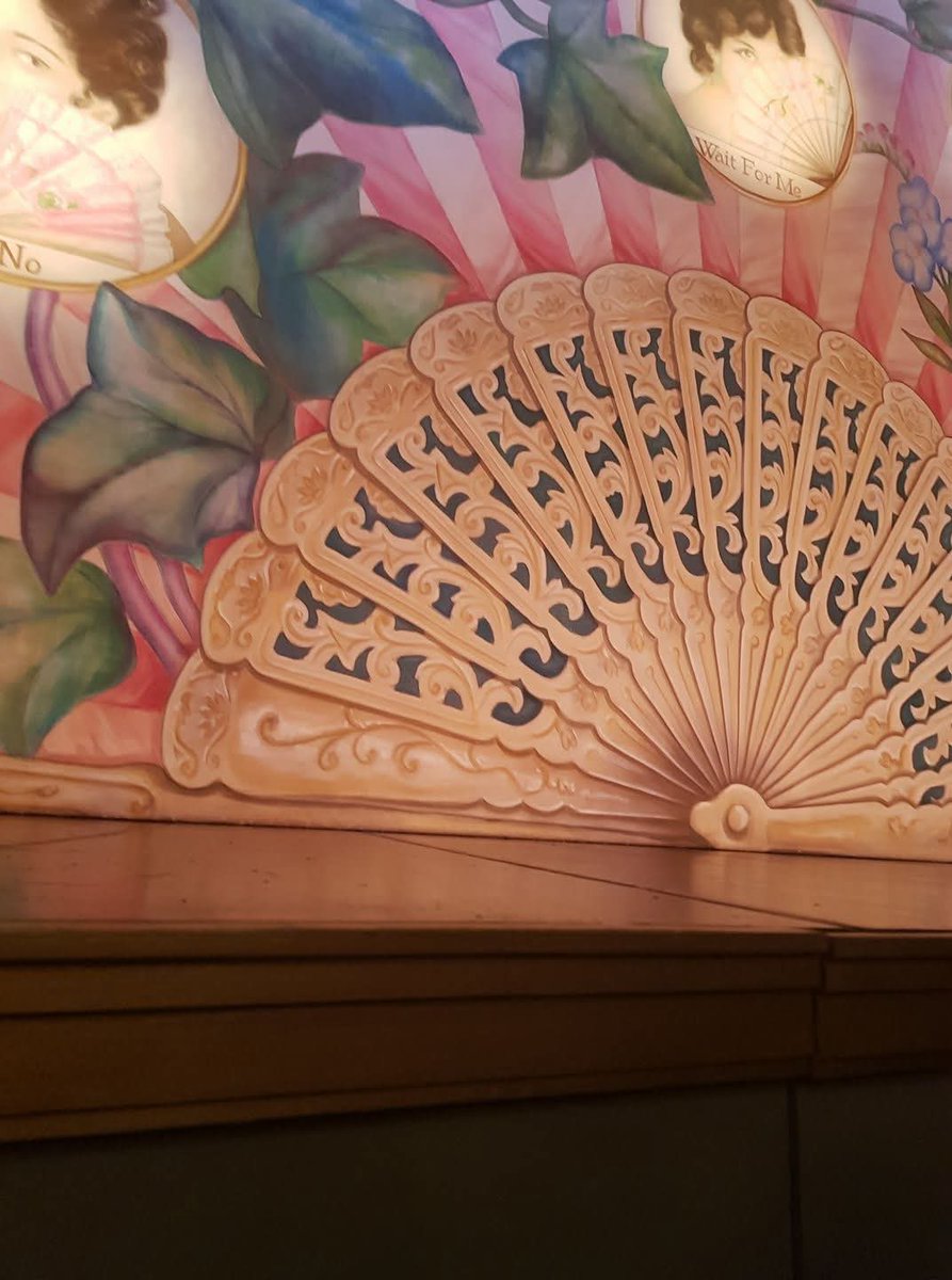 Opening night 7 years ago today! We were there front row. Saw it three times <a href="/KathyBurke/">Kath 💙🙀🇪🇺✊🏾</a> direction was sublime as were all the cast and crew. #donttouchmyfan 🌬