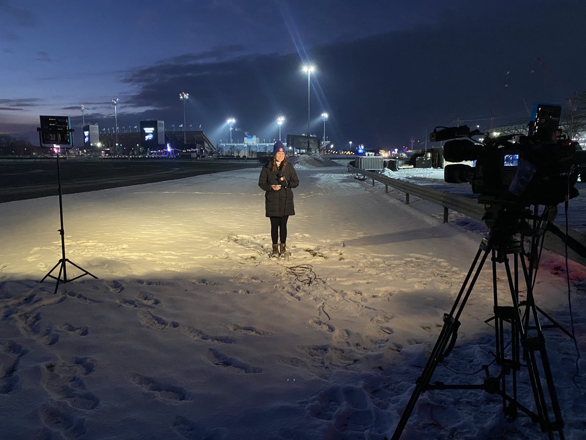 CBNEWSPHOTOG's tweet image. Live reports on WakeUp with @Hope_Winter on what you need to know before the game. @news4buffalo