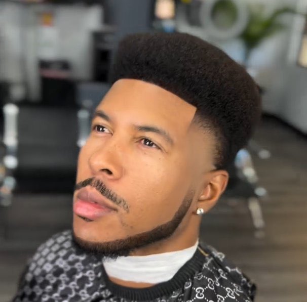 whsrfio's tweet photo. Square Enix: “don’t give them the option to customize Clive’s hair”

Harada: “Why?”

My light skinned Steve: https://t.co/bIERQ3tQCi