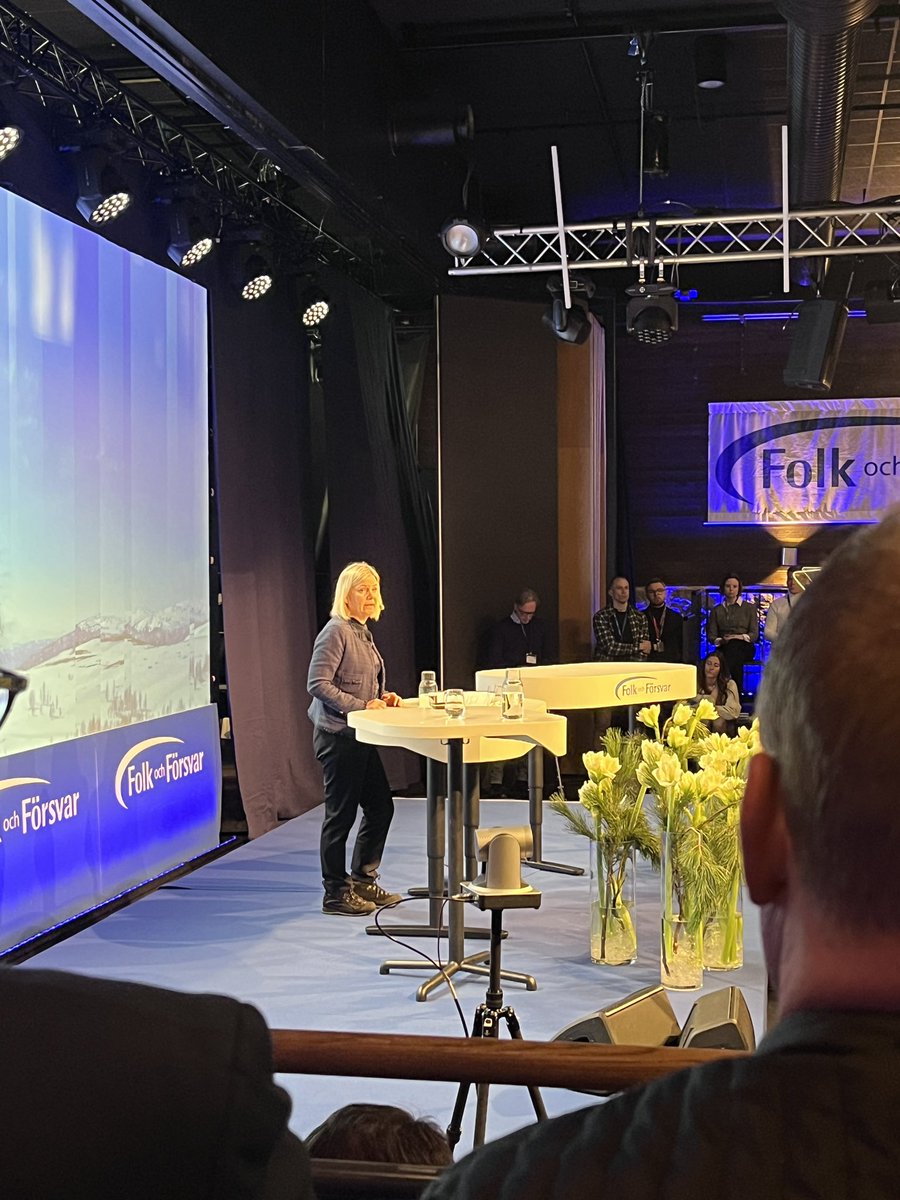 Magdalena Andersson är tydlig och pratar så folk förstår. Tydlighet om Ukraina. Tydlighet om desinformation. Tydlig om plikt att försvara Sverige. #fofrk