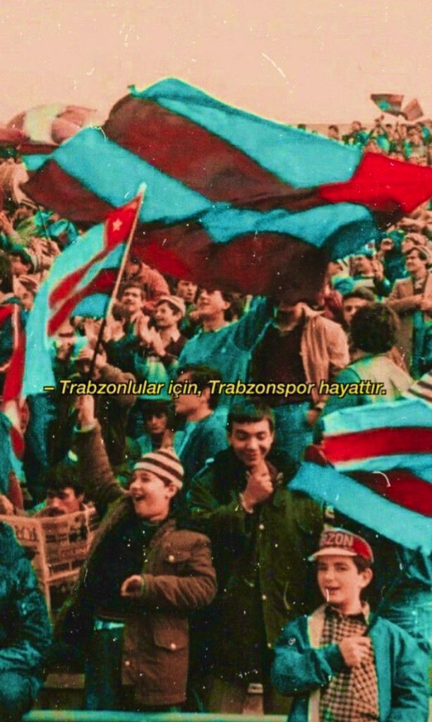 Bugün Fırtına sahaya çıkıyo, haydi tribünde yerini al. Takımı yalnız bırakmıyalım 💙❤️