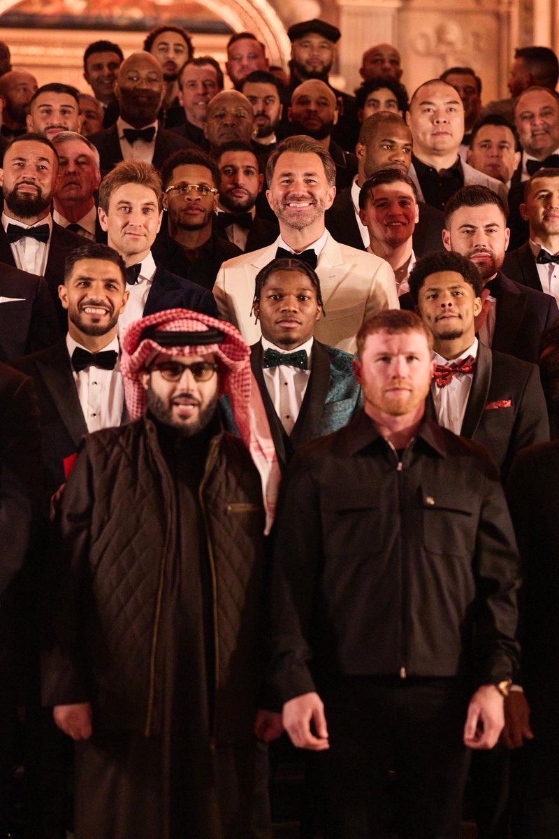 MatchroomBoxing's tweet photo. Iconic 📸 #TheRingAwards https://t.co/UCD2zFRXNT