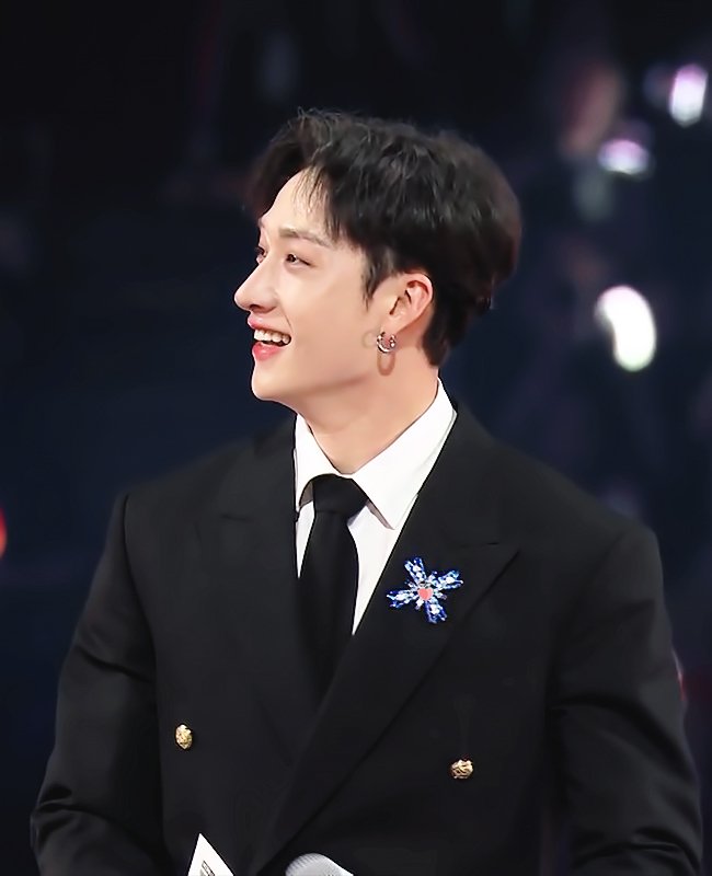 <a href="/qhoshi/">ؘ HOSHI?!</a> <a href="/CherishMyLuck/">🍀</a> @ayyeoni Oyes tersenyum kecil dan kembali menyampaikan speechnya. “Di malam terakhir ini, kami ingin menyampaikan rasa terima kasih yang mendalam untuk The Havens. Terima kasih atas kerja keras kalian selama beberapa waktu terakhir ini, kalian luar biasa.”