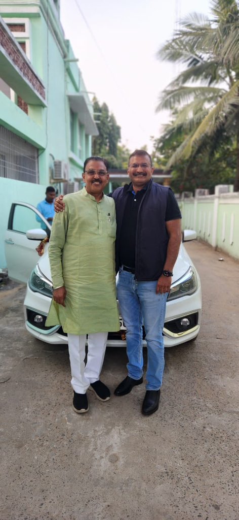 Police-Politician Nexus 😅

Gopal Sharma is BJP District President of Faridabad. Yours truly is a cop. We did our BA together in late 80s.