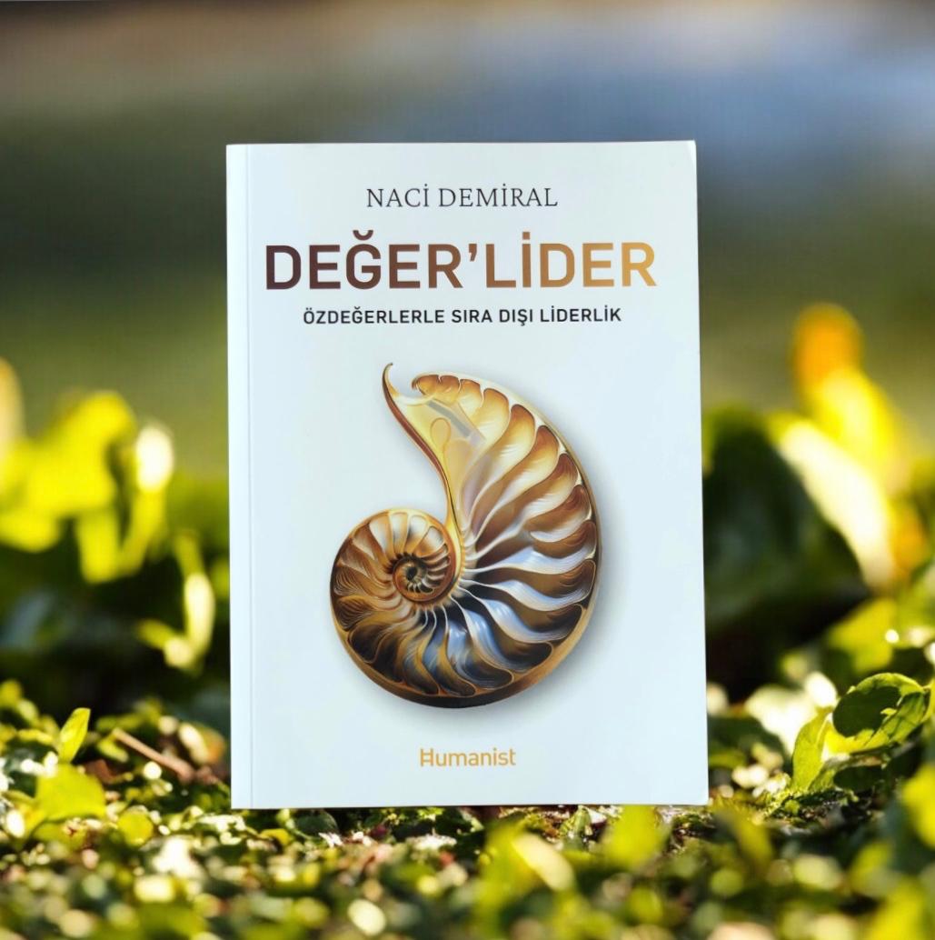 Değer'Lider
Yeni Tavsiye Kitap 

Kitap, liderliğin ve insan olmanın özüne iniyor, okuyucusuna sıradanlıkla yetinmemeyi, "sıra dışı" liderlik anlayışını benimsemeyi öneriyor. <a href="/nacidemiral/">Naci Demiral</a>, yıllarca süren yönetim tecrübesi ve profesyonel koçluk birikimini harmanlayarak, liderliğin