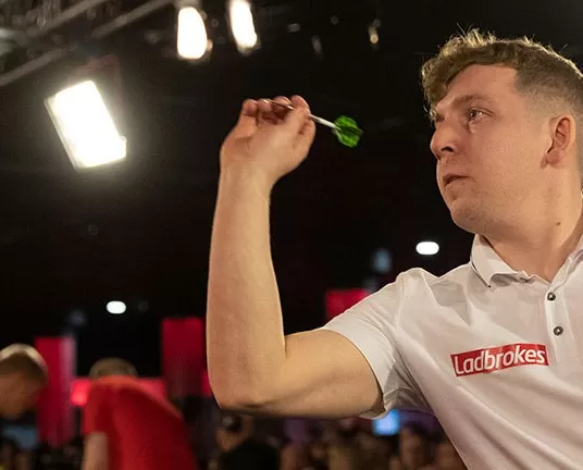Live Darts tweet media