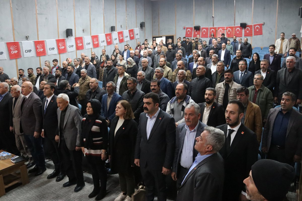 karadagferhatt's tweet photo. Milletvekilimiz Sayın Mahmut Tanal, il yöneticilerimiz, il Gençlik kolları Başkanımız, ilçe gen��lik ve kadın kolları, İlçe başkanları ve partililerimizle,
Cumhuriyet Halk Partisi Bozova İlçe başkanlığı olağanüstü kongresini gerçekleştirdik.
Seçilen yeni İlçe başkanı ve yönetime başarılar diliyorum, hayırlı olsun. 
Emeklerinden dolayı önceki İlçe Başkanımız ve yönetimine şükranlarımı sunuyorum.
Bu bir bayrak yarışıdır,
Bozova için, Şanlıurfa için, Türkiye için...
hep birlikte güzel yarınlar için mücadele edeceğiz.

#sanlıurfa

@herkesicinCHP @eczozgurozel @MehtapRastgeldi @hikmetsaka @MTanal @KadirGl29643742 @cagraYusufCHP @MustafaKILIER1 @Kdrk7rt @OzgencIsa44390 @uveysizol @Melekcoskunn2 @mehmetetinhayrl @halilbarutchp @Aliveziroglu63 @mustafakync_chp