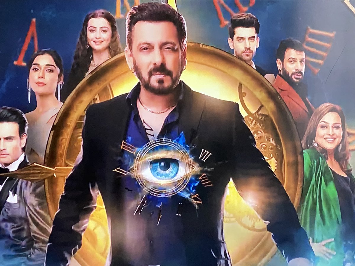 MishraA2020's tweet photo. @BiggBoss @thebiggboss_18 , maybe getting Farah in would be better, atleast she was not biased to one group. This image is months old still, great prediction who stayed till now.

@BeingSalmanKhan 

#biasedBiggBoss #bb18Shame 

PS: Bb voice is a joke now, bb grow up be fair. https://t.co/aRlZJXTOjB