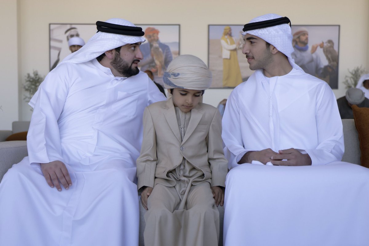 AhmedMohammed's tweet photo. شهدت اليوم انطلاق فعاليات النسخة الأولى من "كأس فزّاع" لسباقات الصقور، بمشاركة نخبة من 83 طيراً من المتصدرين لبطولة فزّاع للصيد بالصقور الرئيسية "التلواح"، التي شهدت مشاركة أكثر من 5000 طير ... يشمل الكأس منافسات ضمن 3 فئات، بإجمالي 6 أشواط، ونتمنى التوفيق لجميع المشاركين، وخلال الحدث افتتحنا رسمياً مقر مركز حمدان بن محمد لإحياء التراث في منطقة لهباب بدبي، وقمنا بجولة تفقدية في مختلف أقسام المركز، ونتمنى التوفيق لفريق المركز. 

محمد بن راشد وحمدان بن محمد حريصان على دعم رياضة الصقور، ونحن نسير على خطاهم في مشاريعنا الهادفة للارتقاء بهذه الرياضة الأصيلة، وتعزيز انتشارها إقليمياً وعالمياً، كما نجدد حرصنا والتزامنا في دبي بحماية هذا التراث العريق ونقله للأجيال القادمة.