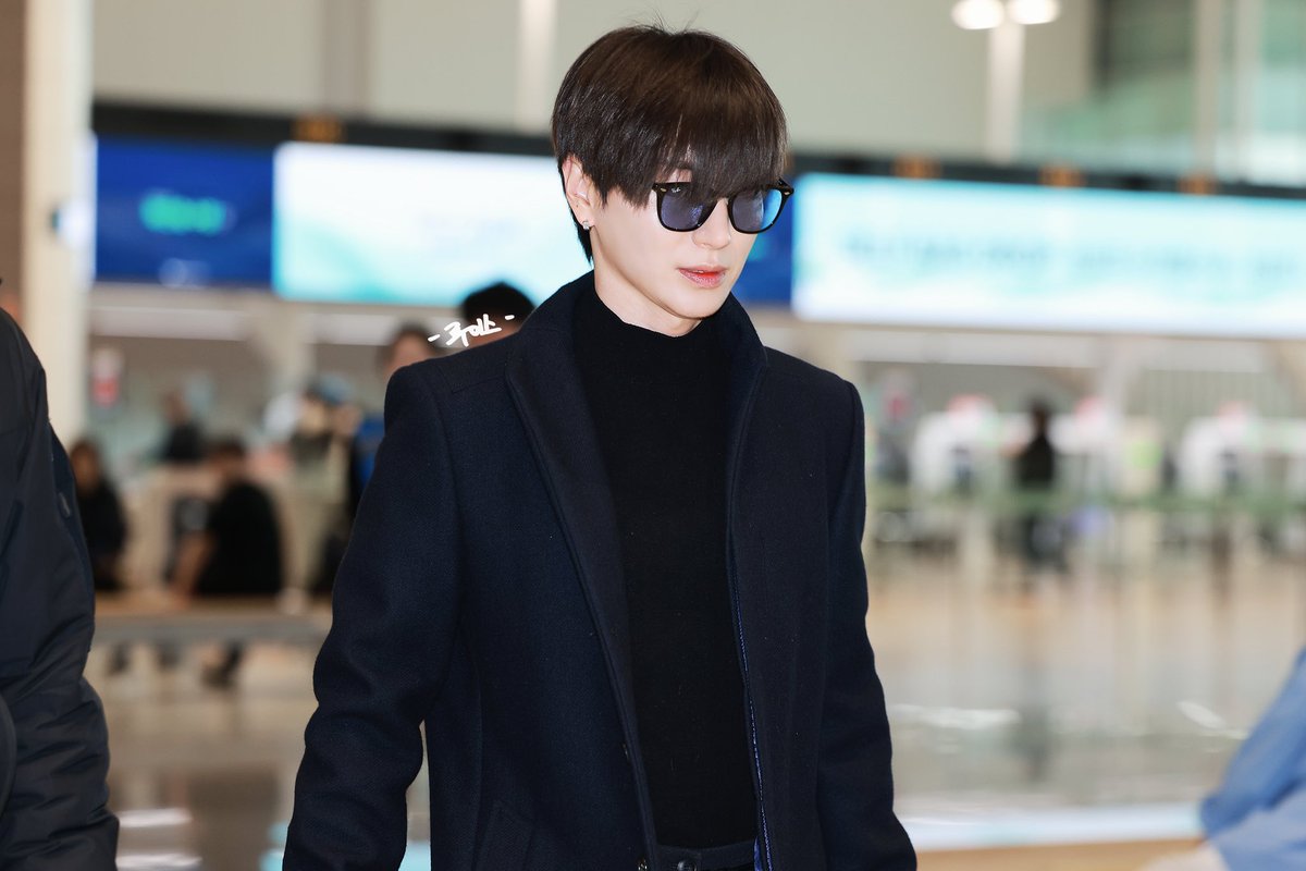 usun0531's tweet photo. 241230 인천 출국 HQ

좋은 꿈 꾸세요💙🤍

 #이특 #LEETEUK
#イトゥク #利特
#슈퍼주니어 #SUPERJUNIOR
@special1004 https://t.co/4q6YoDEVlD