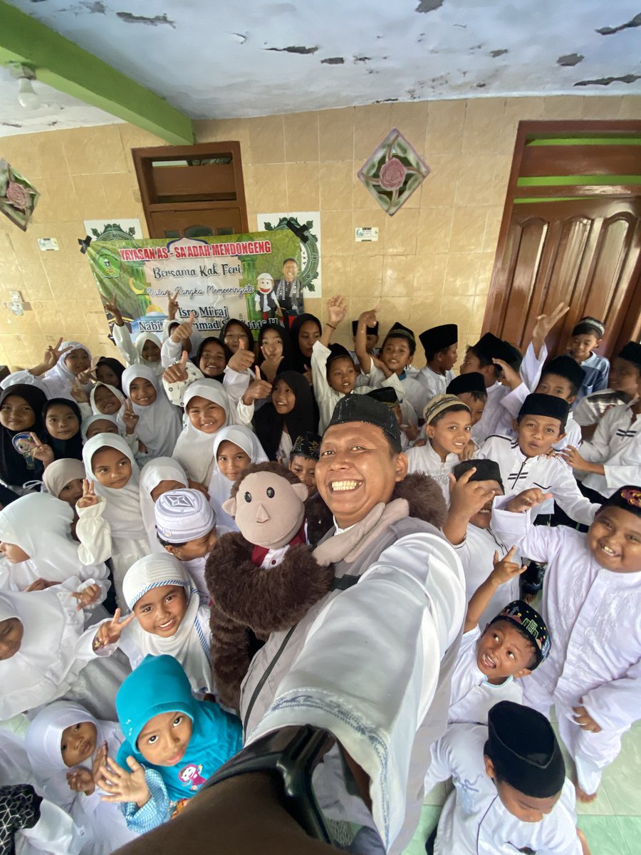 kak_ferri's tweet photo. Ceria hari ini di TPQ Assaadah Genengan Mojomalang Parengan ✨ https://t.co/OLLJhVycgd