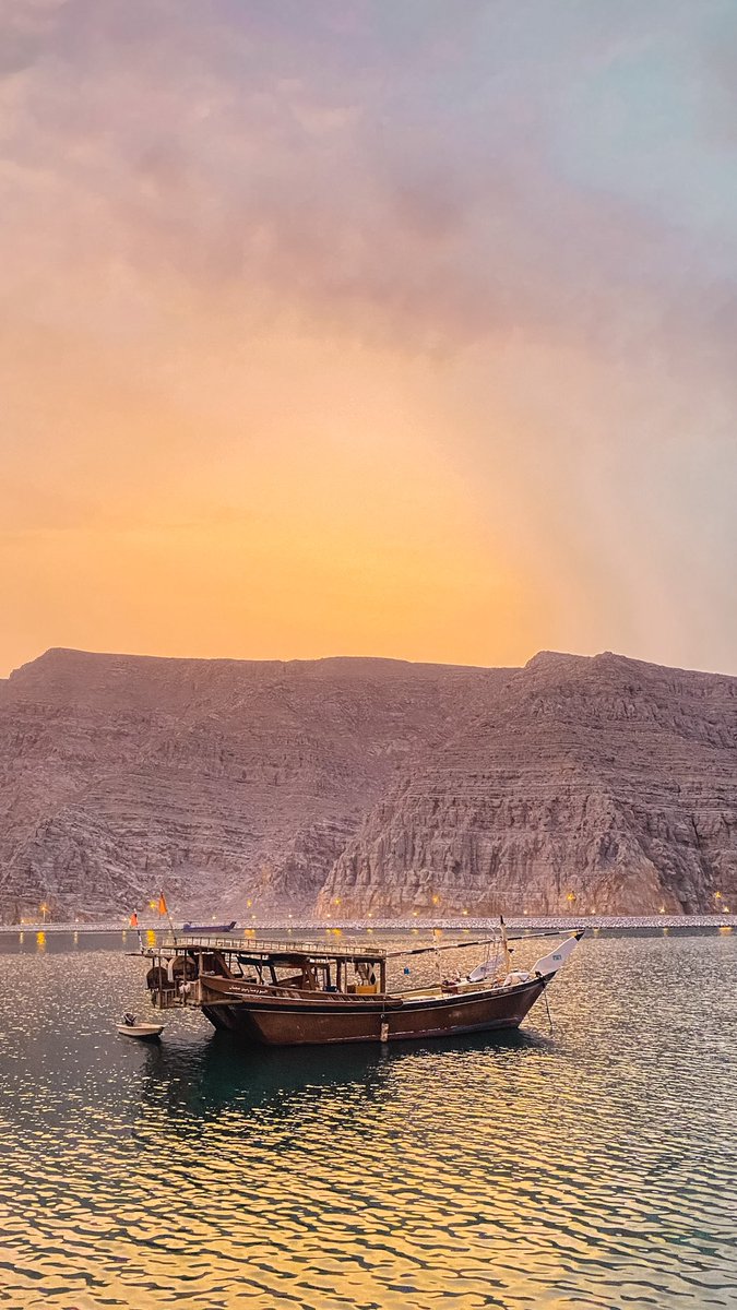 NewsMusandam's tweet photo. اطلالة من مسندم الشامخة 🗻🐬🇴🇲

#مسندم_عُمان https://t.co/vDWRlc9Dhq