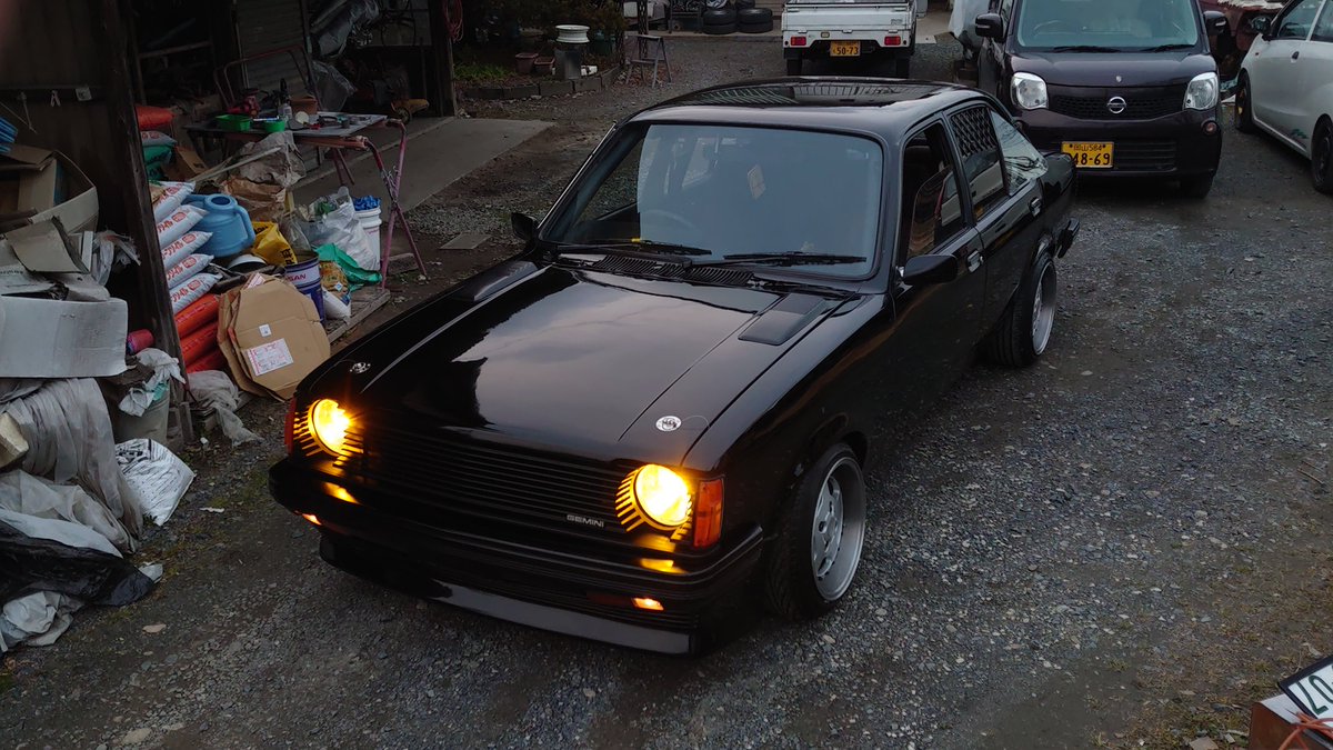 PFgeminiman's tweet photo. RSL Motorsport 15×8.5

取り敢えず履かせてみた。ホイールに合わせて、フロントのウインカーはクリアからオレンジに戻した。

BBSルックのエアロと相まってかなりいい感じな気がする！ https://t.co/7giASUeCXm