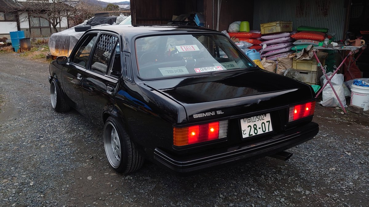 PFgeminiman's tweet photo. RSL Motorsport 15×8.5

取り敢えず履かせてみた。ホイールに合わせて、フロントのウインカーはクリアからオレンジに戻した。

BBSルックのエアロと相まってかなりいい感じな気がする！ https://t.co/7giASUeCXm