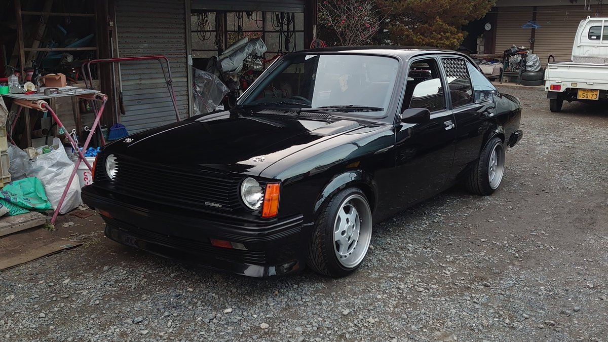 PFgeminiman's tweet photo. RSL Motorsport 15×8.5

取り敢えず履かせてみた。ホイールに合わせて、フロントのウインカーはクリアからオレンジに戻した。

BBSルックのエアロと相まってかなりいい感じな気がする！ https://t.co/7giASUeCXm