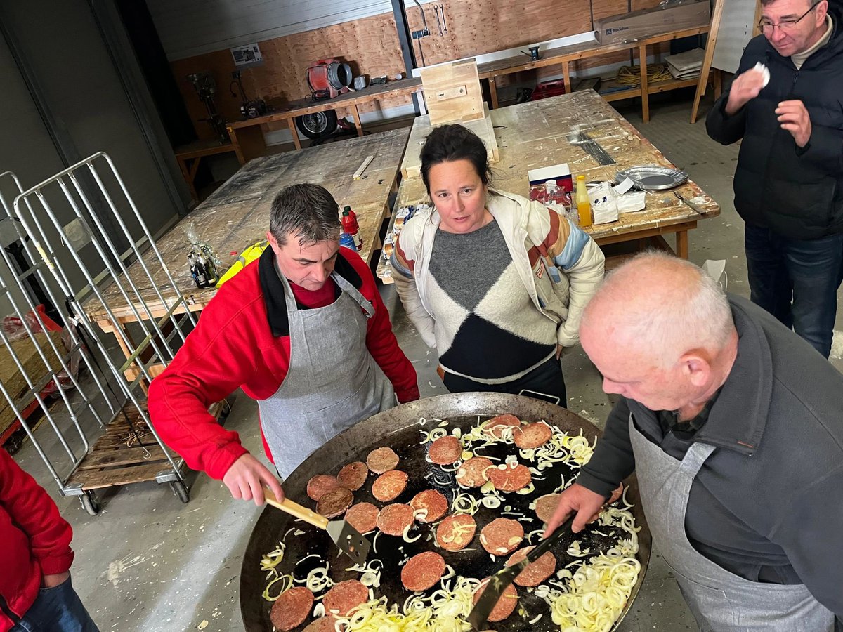 De eerste jubilea <a href="/VanWijnenGroep/">Van Wijnen</a> zijn al weer een feit. Het wederzijdse respect van jong en oud, fris bloed en harde kern, bouwplaats en kantoor, innovators en dagelijkse doeners maakt het tot een relevante en prachtige plek om te werken. Van Noord tot Zuid en van Oost naar West