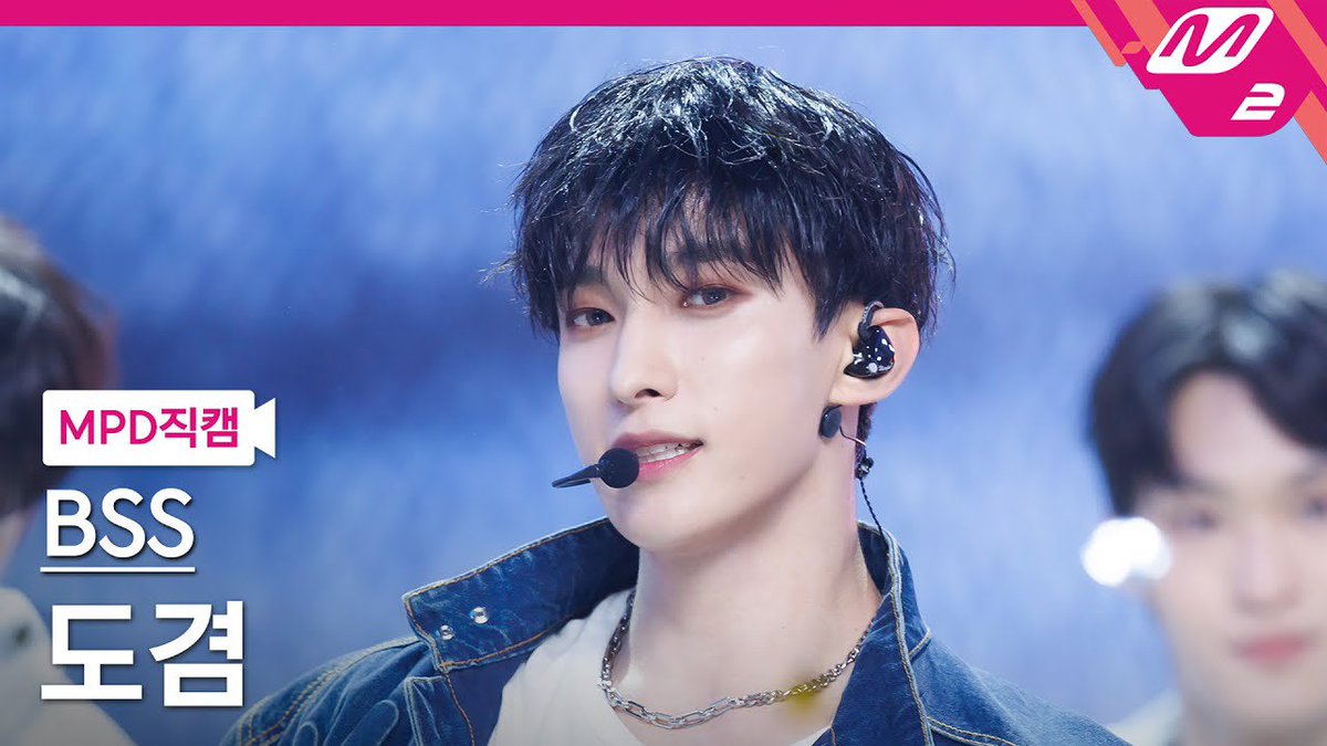 데이 tweet media