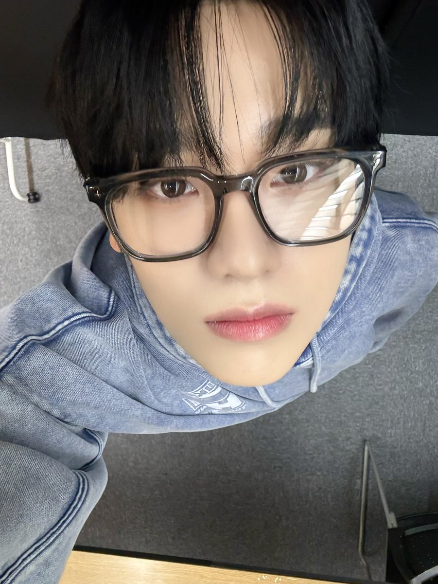 ［🎁］

メガネクム👓

#EPEX #이펙스 #KEUM #금동현 #クムドンヒョン #금동이 #제니스내거