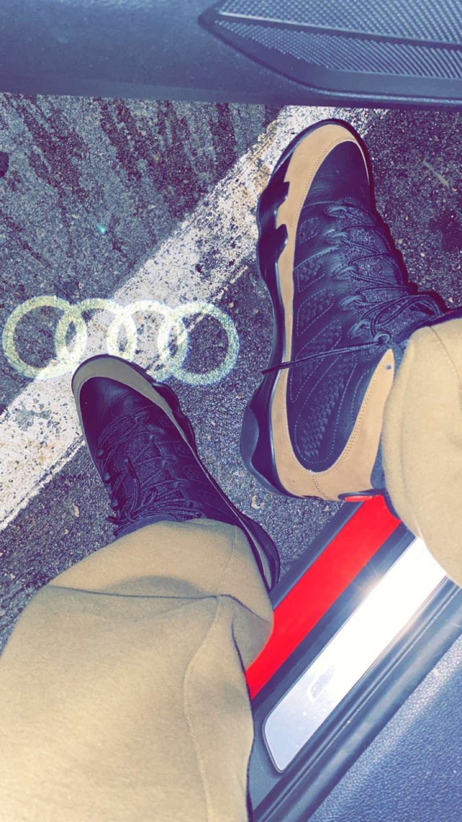 BeanznKornbread's tweet photo. Out N About - bread #jordanix https://t.co/Uakhy8zdLB