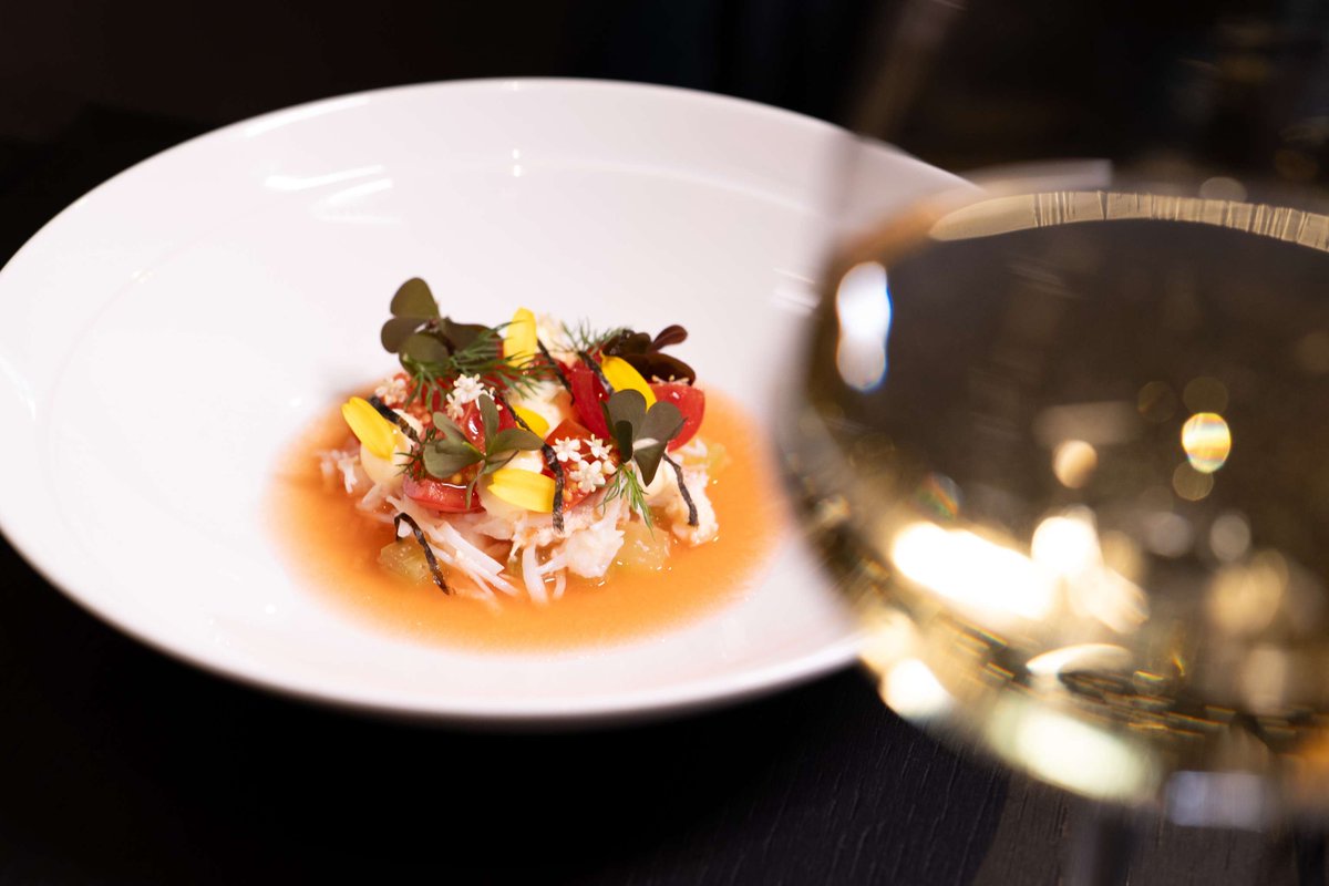 Blas_Restaurant's tweet photo. Join us for dinner tonight only and enjoy a complimentary starter or dessert of your choice. In addition to our existing 15% off for winter dining.
#finedining #twryfelinhotel #blasrestaurant #winteroffer #freedessert #stdavids https://t.co/aW2vNAfwan