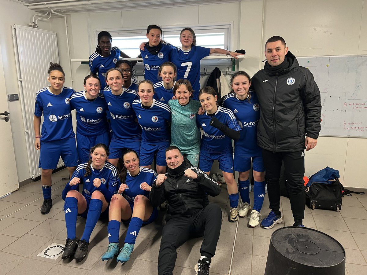 [ U18R1F Élite ] 

Premier match et premier succès à Evreux (8-0) avec la manière. Une superbe 1ere MT, un contenu à la hauteur de mes attentes ! Un début de championnat idéal 🤩 

#TeamAGC 🔵⚪️