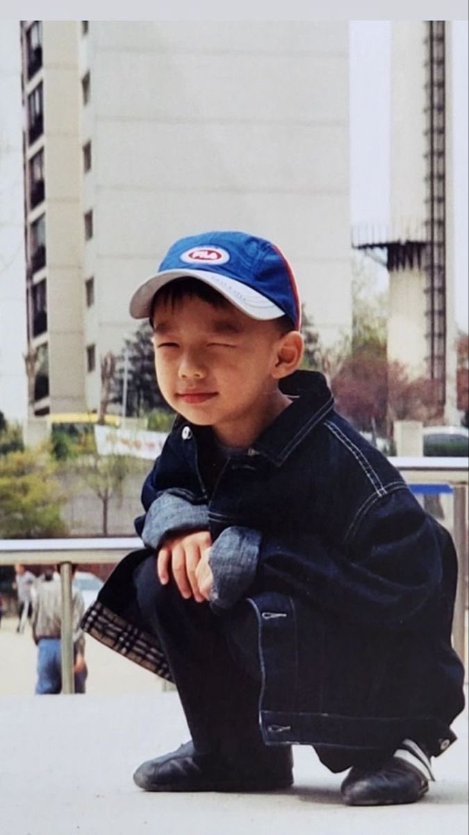 mylovestayhj's tweet photo. “why are you crying?! it's just photos...”

the photos: https://t.co/ldhfxkgXYO