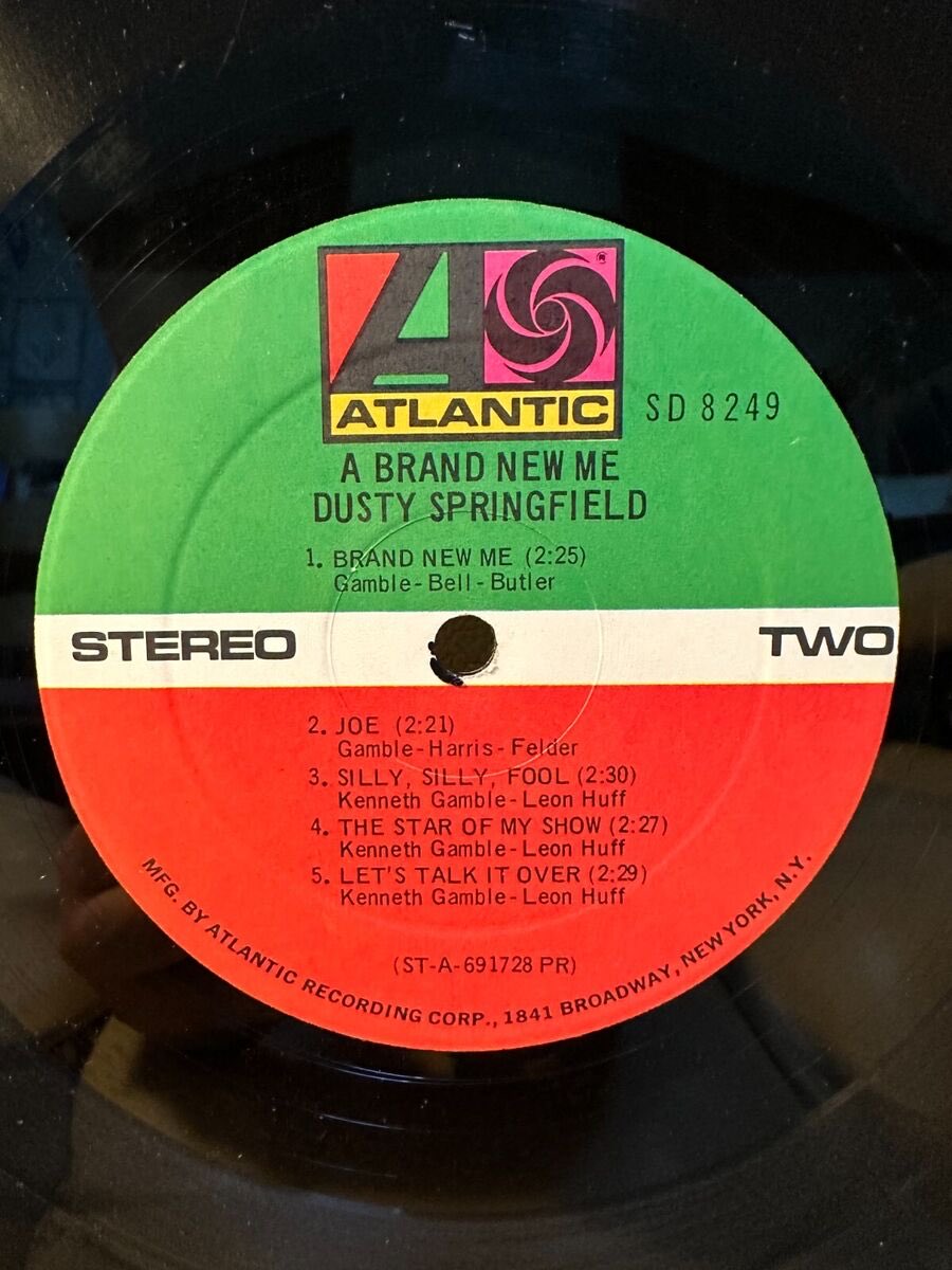 FrankMalfitano's tweet photo. CLASSIC LP OF THE DAY: Released 55 years ago this week by the late great #English #Pop #singer #DustySpringfield produced & written by the superb #Soul #RNB team of #KennyGamble & #LeonHuff featuring the hit title track SAME OLD ME 🎵 https://t.co/6PMMMpWKBz
