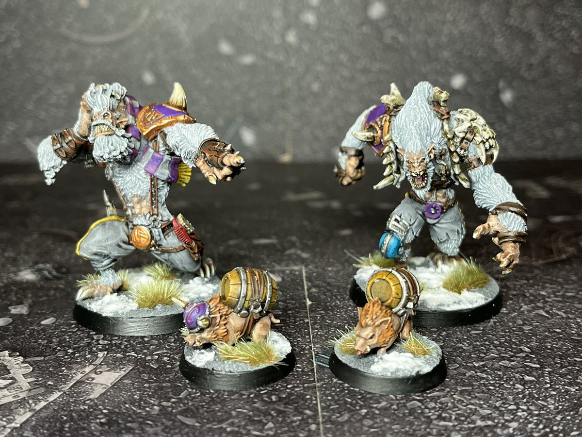 First minis for 2025 are finished, a couple of yhetti’s and a couple of beer boars for my Norse Bloodbowl team the Valhalla Slammers #WarhammerCommunity #bloodbowl