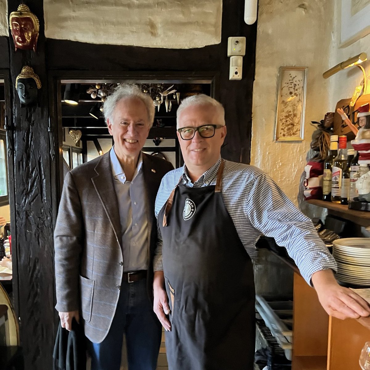 My travels around Denmark, have been one of the highlights during my time as Ambassador. At a recent weekend visit to Hornbæk, I met my friend Lars in a building that pre-dates the American Revolution!!