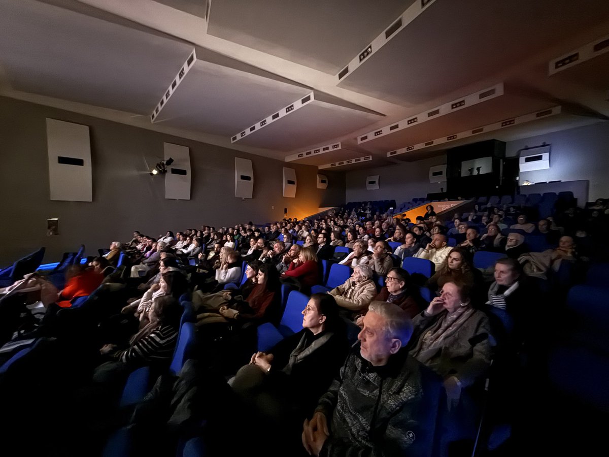 ℹ️ Imágenes del Concierto de Epifanía de la <a href="/bmmloradelrio/">Banda Municipal de Música de Lora del Río</a> que tuvo lugar en la noche del sábado 11 de enero en el Teatro Cine Goya. Se contó con la presencia del alcalde <a href="/antonioenamorao/">Antonio Enamorado</a>, y el concejal-delegado de Cultura, <a href="/Iribarnegaray93/">Rafael Iribarnegaray</a>.

#LdResCultura #lorasuenaanavidad