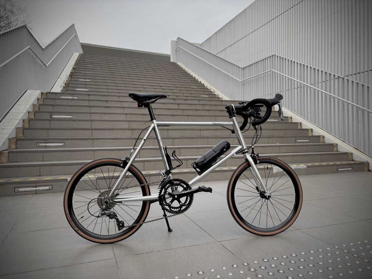 nobumillenia's tweet photo. タイヤを変えたので (2/2)
流山〜松戸あたりまで
#minivelo
#Fujibikes
#HelionR
#iRC
#JettyPLUS https://t.co/XNZwJkcjo7