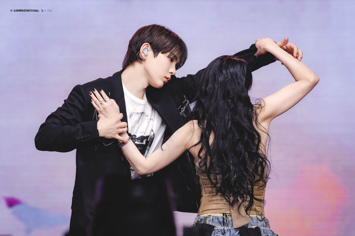 LuminousTaro's tweet photo. 250112 SMTOWN in Seoul  Day2

Only One

#SHOTARO #쇼타로 #ショウタロウ #将太郎 #RIIZE  #라이즈  #SMTOWNLIVE2025 https://t.co/L3jipAloyz